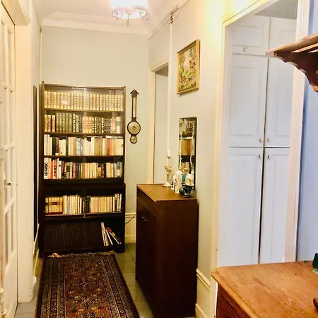 Bed & Breakfast Sur Proche Porte De Versailles Parigi